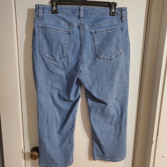 Jean capris - Picture 2 of 3